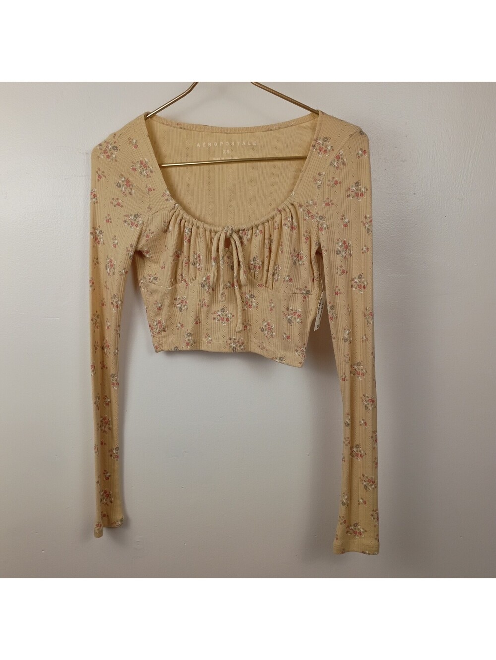 Aeropostale Women’s Size XS Floral Long Sleeve Scoop Neck Short Cropped Top